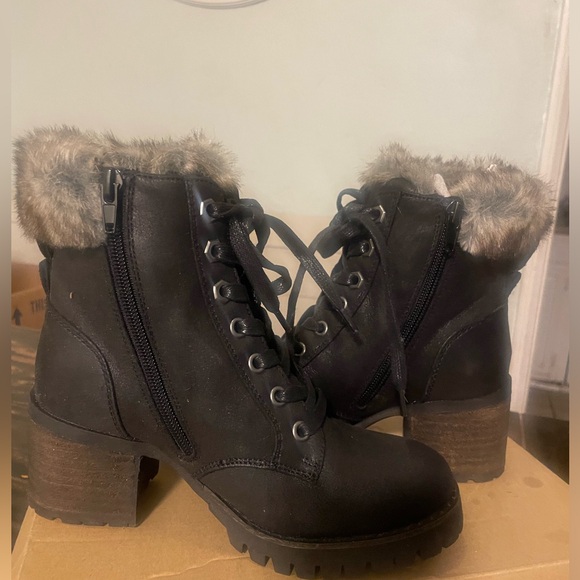 New Steve Madden Fur /Combat Boots - Picture 7 of 10